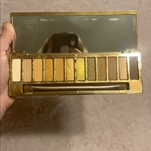Honey eyeshadow palette